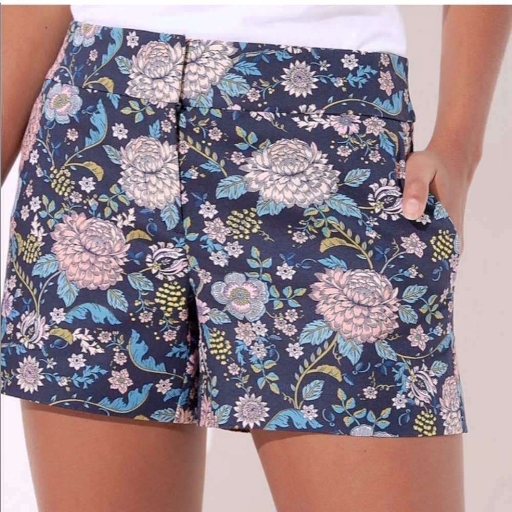 Loft shorts size 14 never worn  the Rivera shorts print blue